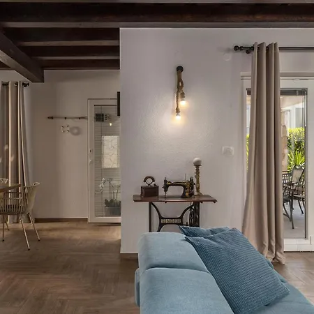 Stina Dom wakacyjny Sukošan